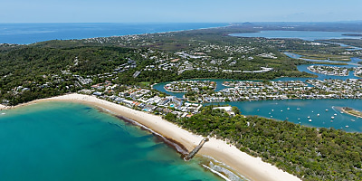 noosa qld aerial shot spi d23ys5