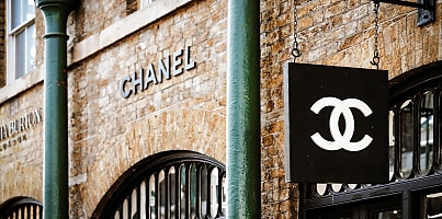 chanel store sign cd mxgnfk