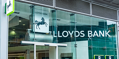 lloyds bank 2 cd r19aj8