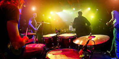 musicians on stage csc toe3ix