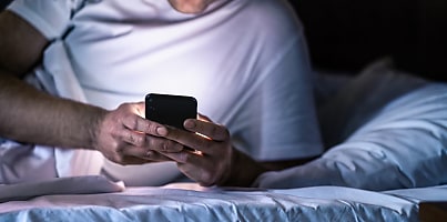 using smartphone bedroom csc sqbayg
