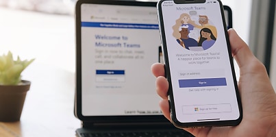 microsoft team laptop smartphone csc jm5lho