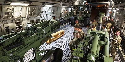 155 mm M777 howitzers C 17 Globemaster III dc e2hjs2