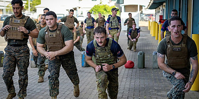 Army Marines PT Session dc xc7mrv