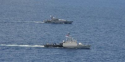 Aus Indonesian Navies