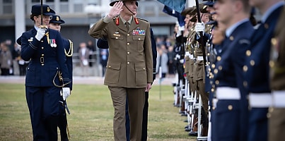 Chief of Defence Force General Angus Campbell inspects dc idrxr8