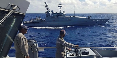 HMAS Glenelg RFNS Savenaca Operation Island Chief dc