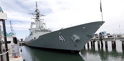 HMAS Brisbane dc l1xq0w