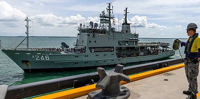 HMAS Melville Kuru wharf dc crzflr