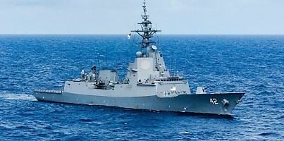 HMAS Sydney sails during Exercise Pacific Dragon 2024 dc f7z47r