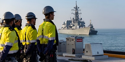 Japanese Destroyer JS Ariake enters Darwin Harbour dc jkbizj