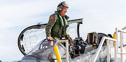 Squadron leader stephen bihary dc x1wjut