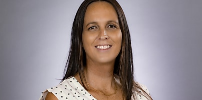 Stefanie Oakes iywhom