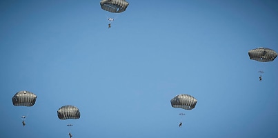 US Army Paratroopers Talisman Sabre 21 dc kntvwk