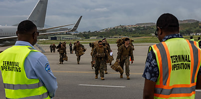 US Marines and sailors with Marine Rotational Force dc shn5hn