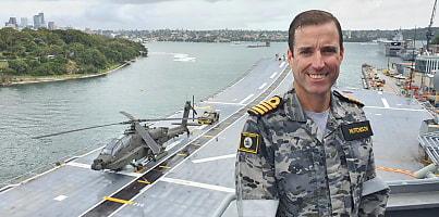 apache helicopter HMAS canberra dc xq3l5k