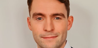 Olly Stimpson headshot b7xo76
