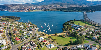tasmania hobart suburbs river spi sz9nnv