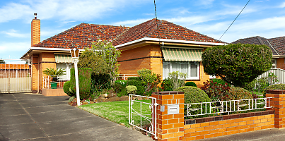 red brick house property reb l6bvds