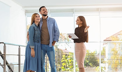 female agent client reb b76jjj