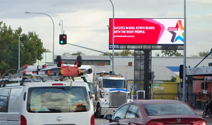 Professionals marketing push reb