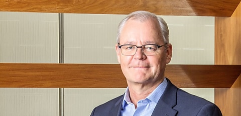 Non-major bank announces new CEO