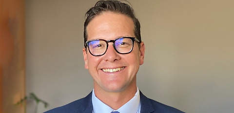 Should brokers diversify or find a niche?