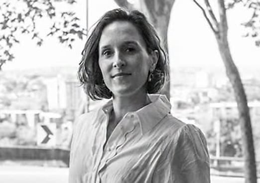 Eva Loisance 600x285 z8aptm