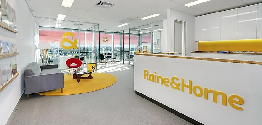 181218 RainenHorne Office