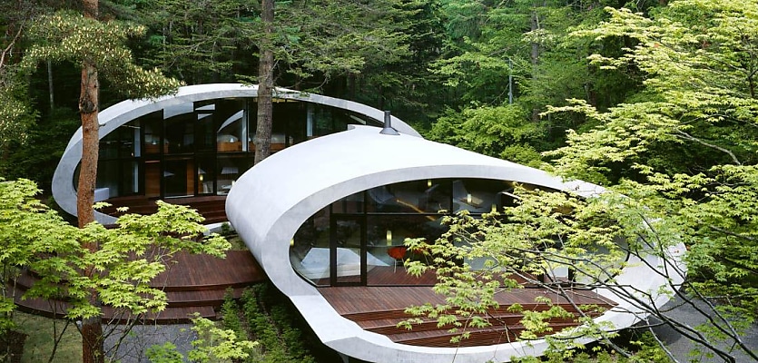 Concrete Shell Villa Japan 1