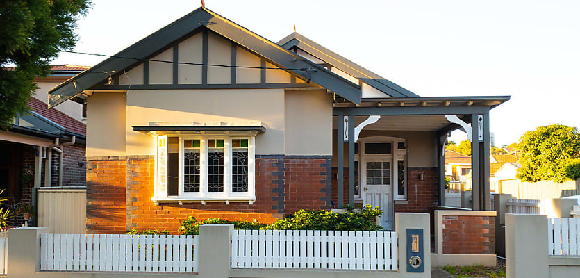 australian house front reb bqrkxn