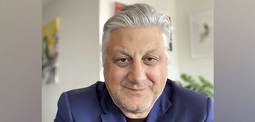 Danny Georgakilas 2 REB yv6r2g