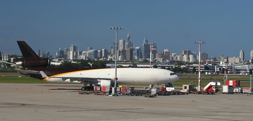 Sydney airport plane reb