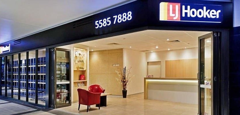 ljhooker850x400 apr2017