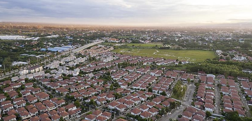 suburbs aerial reb