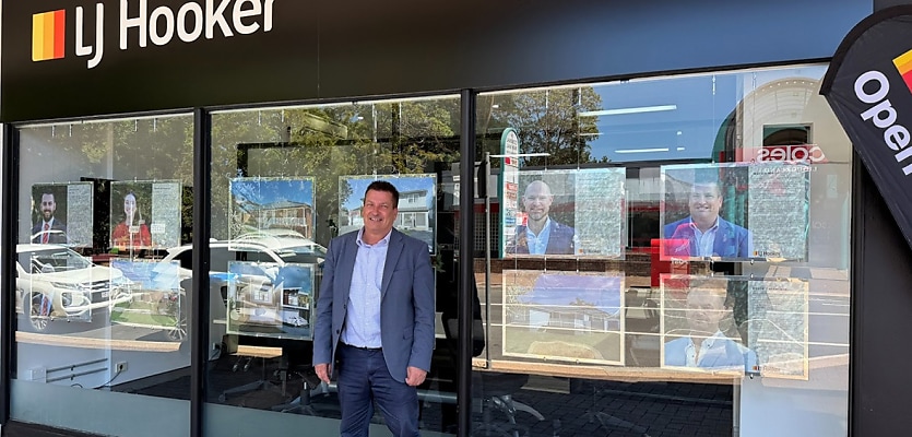 martin merritt LJ hooker wollongong reb bpxdkq