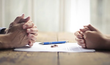 divorce couple reb djkapx