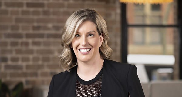 jacqui barnes laing simmons reb pzkktu