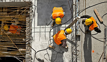 construction workers onsite_spi_uwhnx8