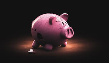 cracking piggy bank spi_uuh3z1