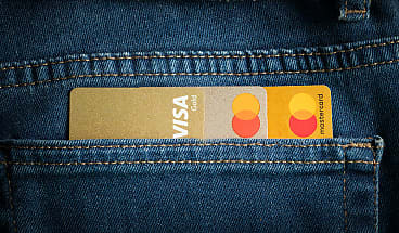 credit cards jeans_spi_eqzqbi