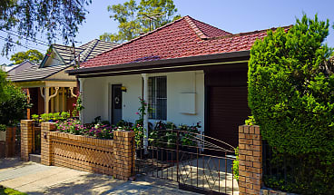 suburban house au_spi_xe8lqb