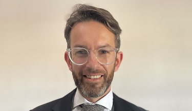 Do lawyers have to choose between working at home or the office?