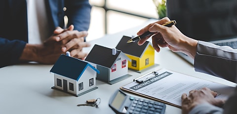 The multibillion-dollar rise in broker settlements