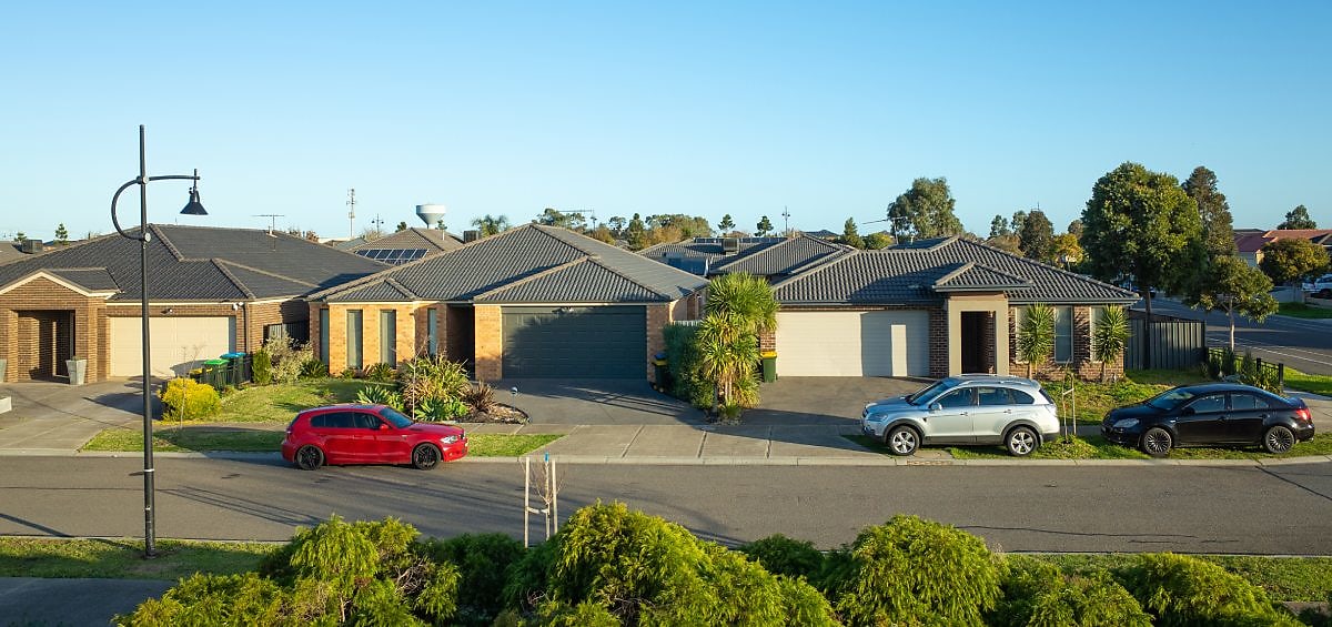 australian suburb street reb tzymef