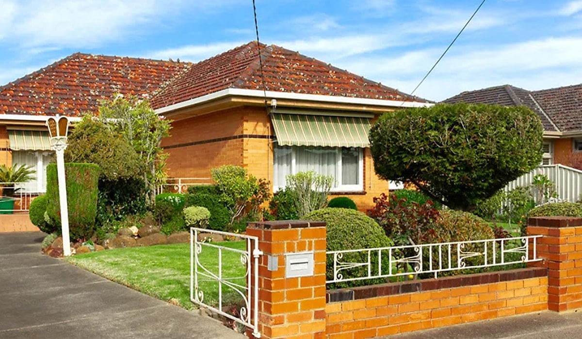 red brick house property spi wqtncy