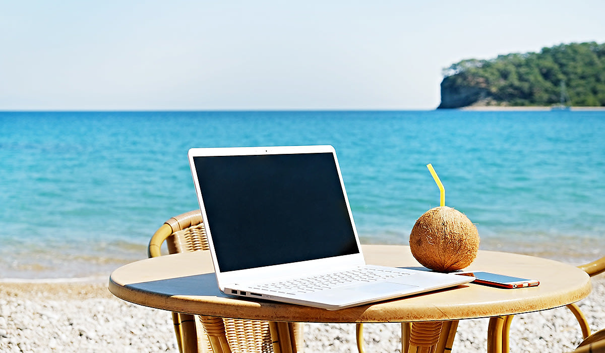 laptop beach workcation spi rq4bbv