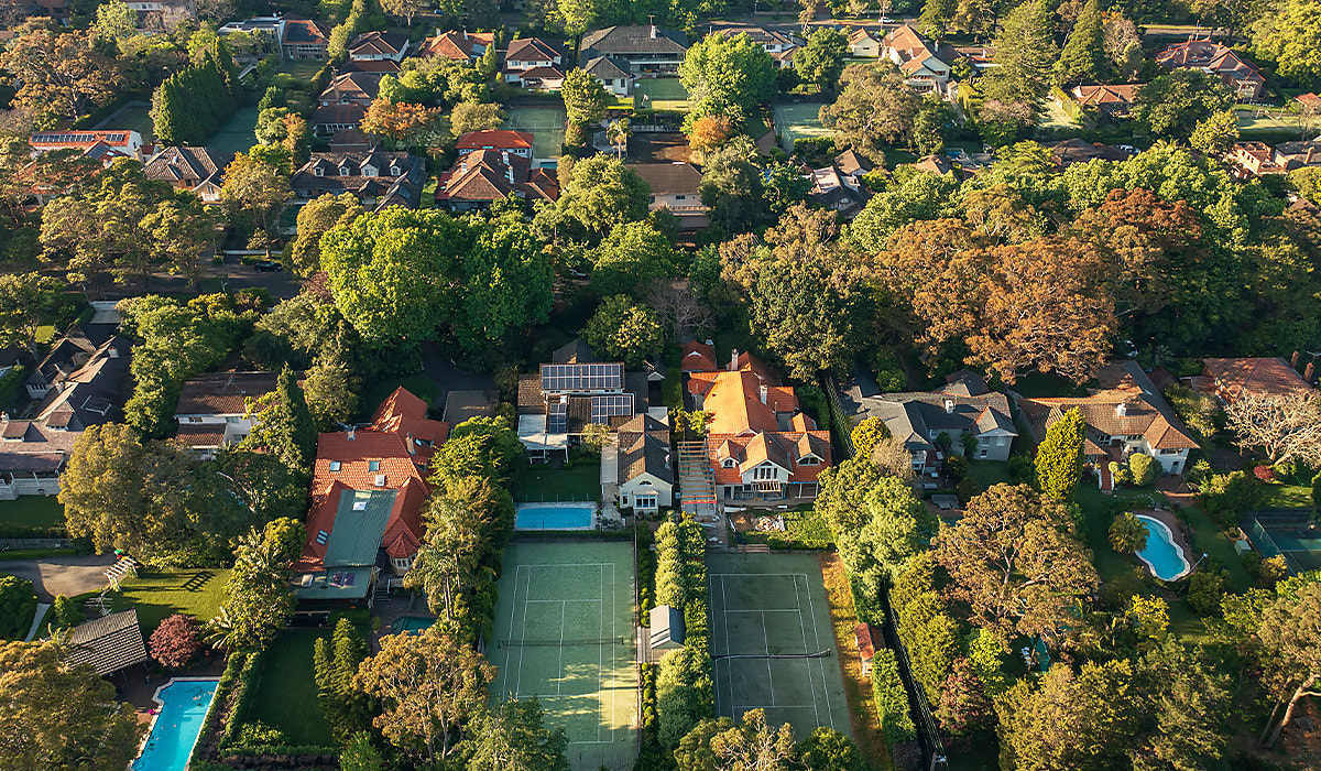 suburbs property tennis court spi e2l6be