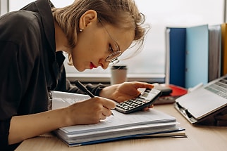 Australian businesses face financial setbacks due to AI-driven tax advice, accountants warn