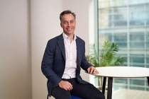 Australian professionals face growing dissatisfaction despite job security, new report reveals
